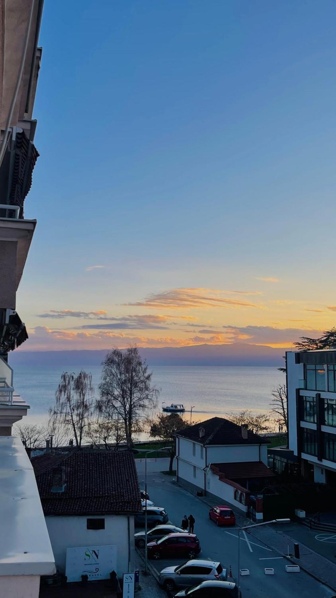 Exclusive Apartments With Lake View 奥赫里德 外观 照片