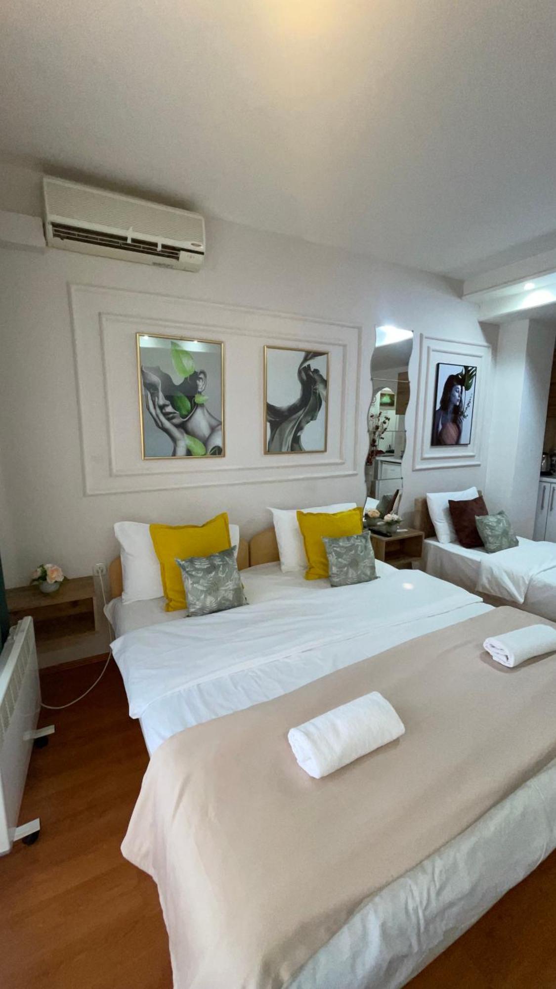 Exclusive Apartments With Lake View 奥赫里德 外观 照片